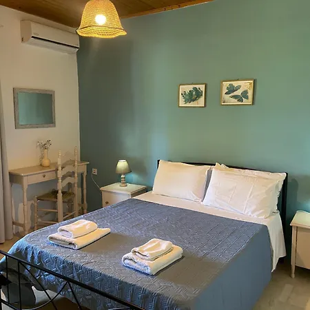 Dionysias House Дом отдыха Astrakeri