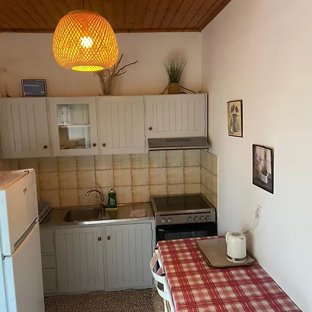 Dionysias House * Astrakeri