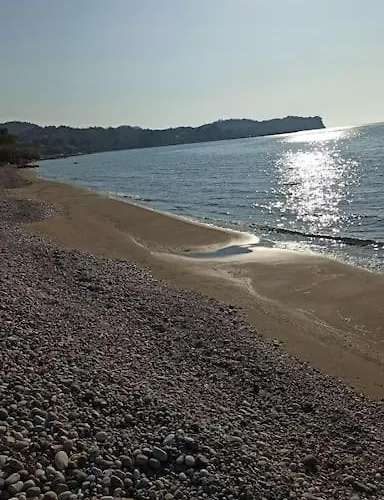 Dionysias House * Astrakeri