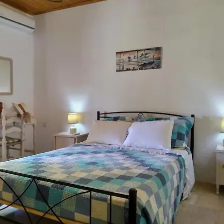 Dionysias House Astrakeri