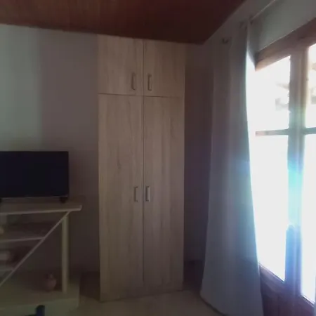 Dionysias House Astrakeri